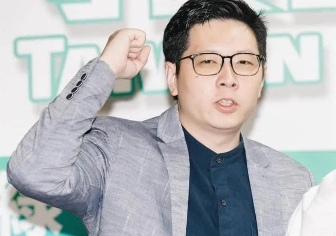 前綠營議員王浩宇和網友轉貼偽造選舉文宣沒事。圖／翻攝網路